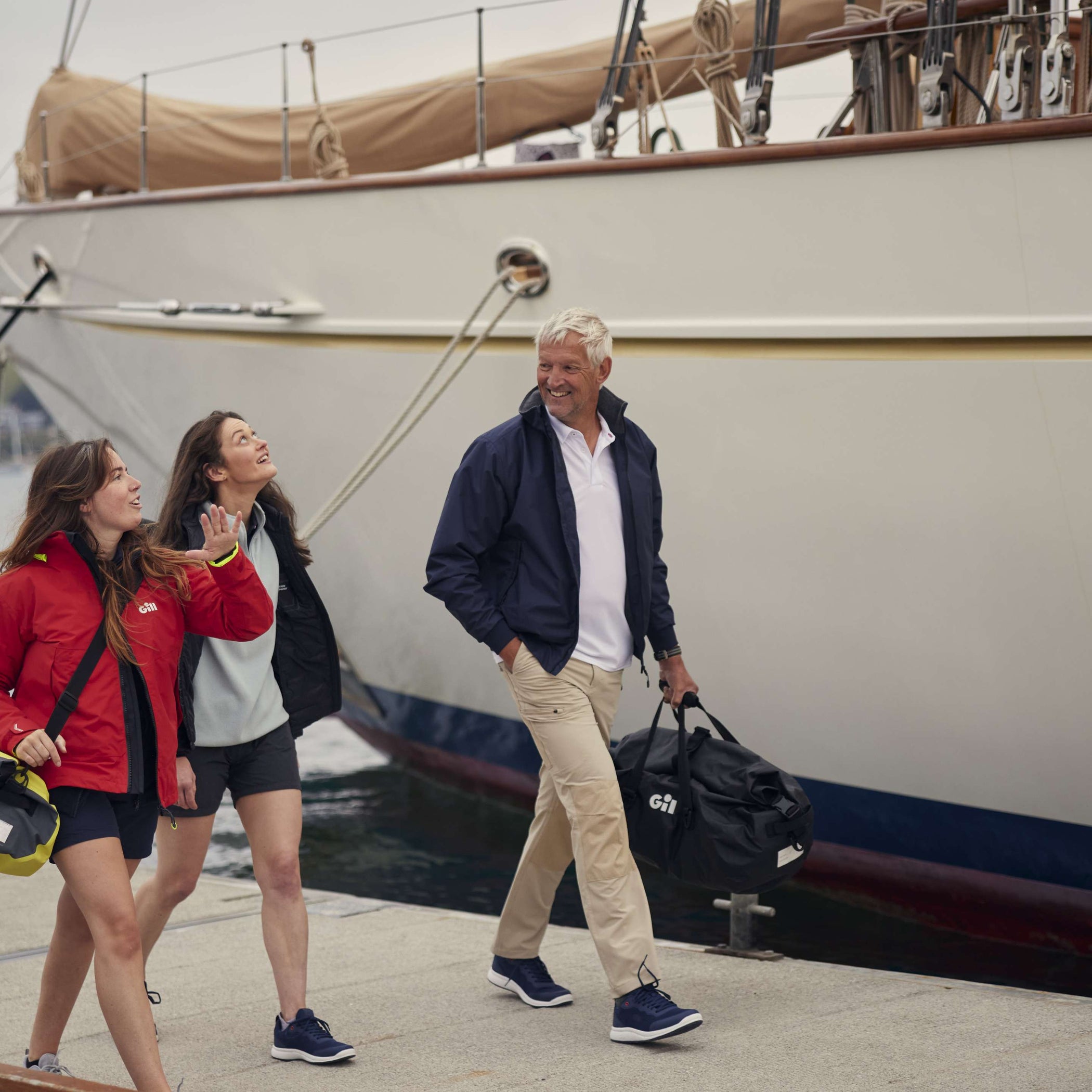 Men's Waterproof Crew Sailing Jacket - Navy